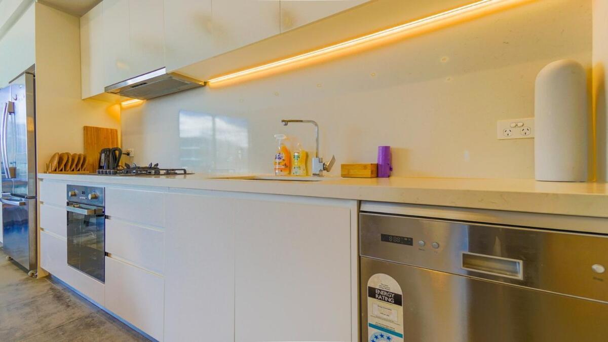 F3 Lovely One For Family Or Friend With Parking Apartment