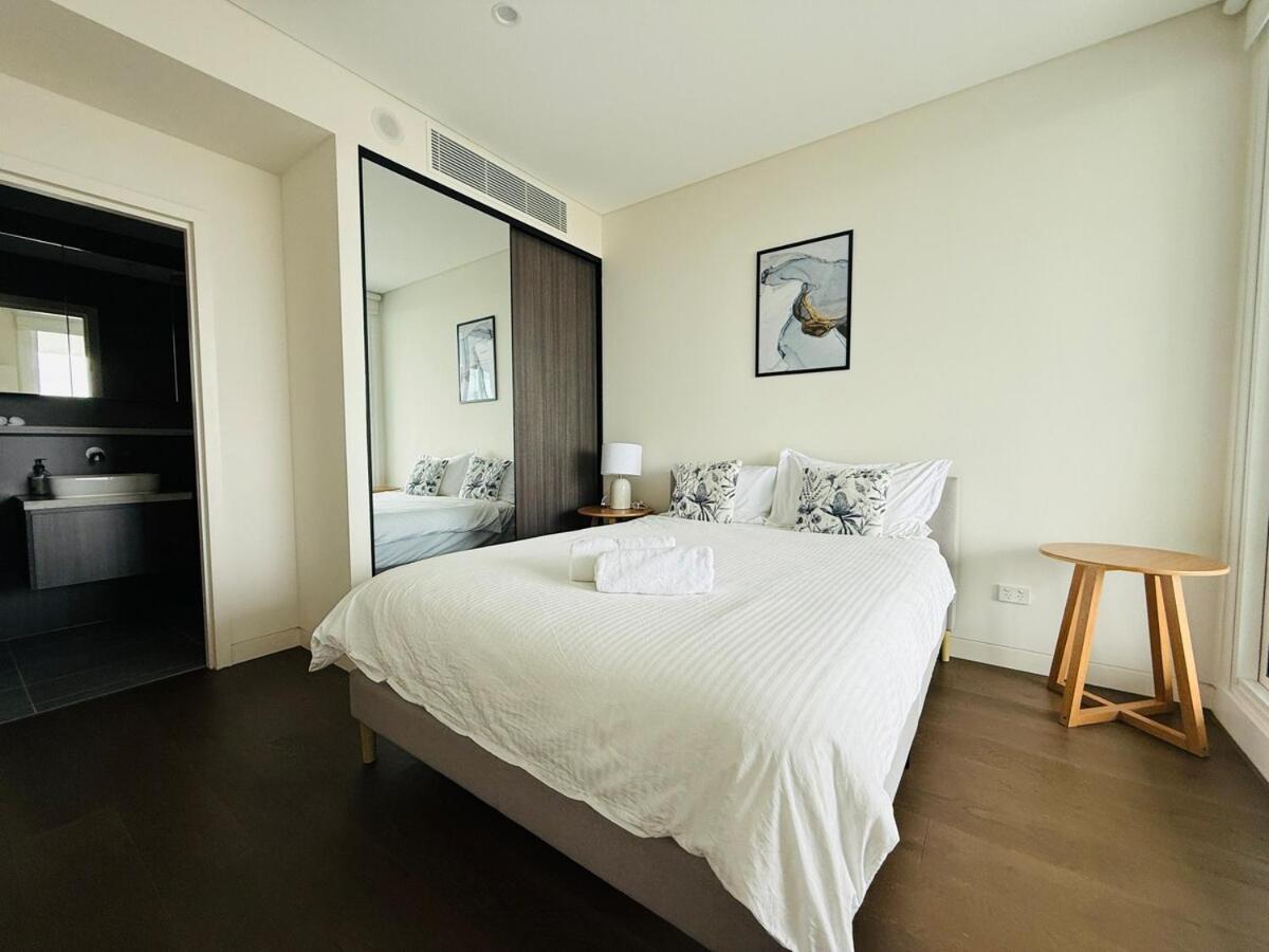 Olympic Park Gem 2 Bedroom Condo-parking, Pool Gym 10