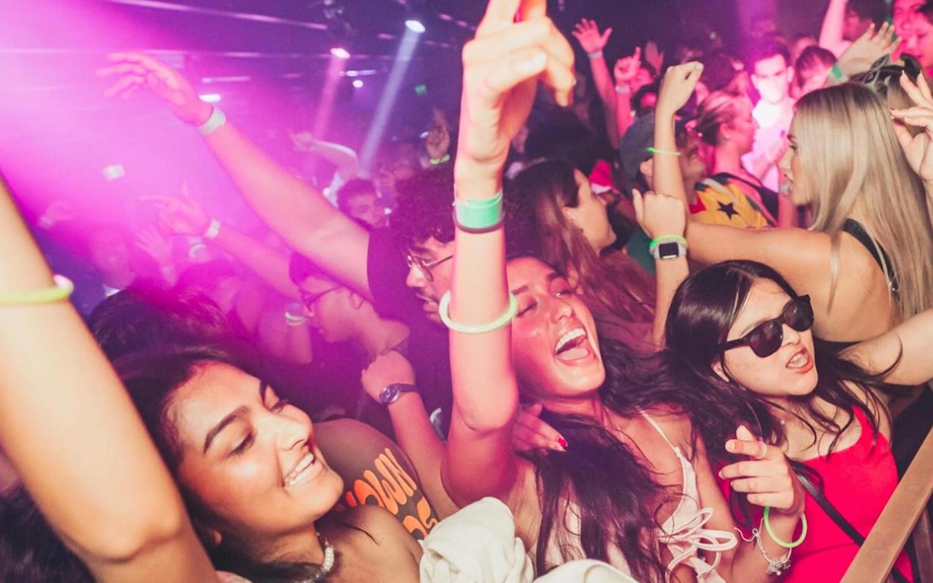 Wake Up! Central (adults Only) * Sydney