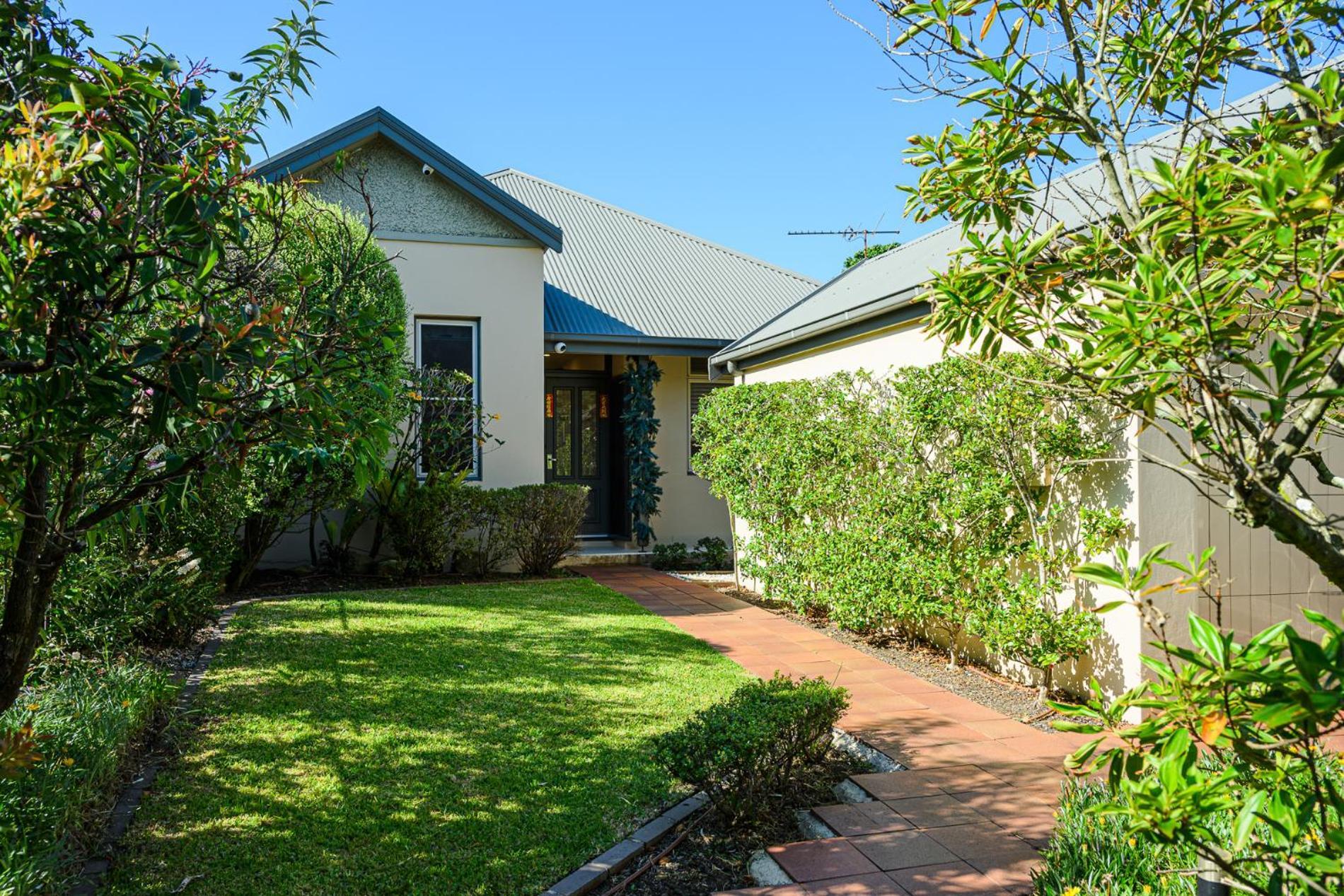 North 3br Walk To Metro Train Sydney