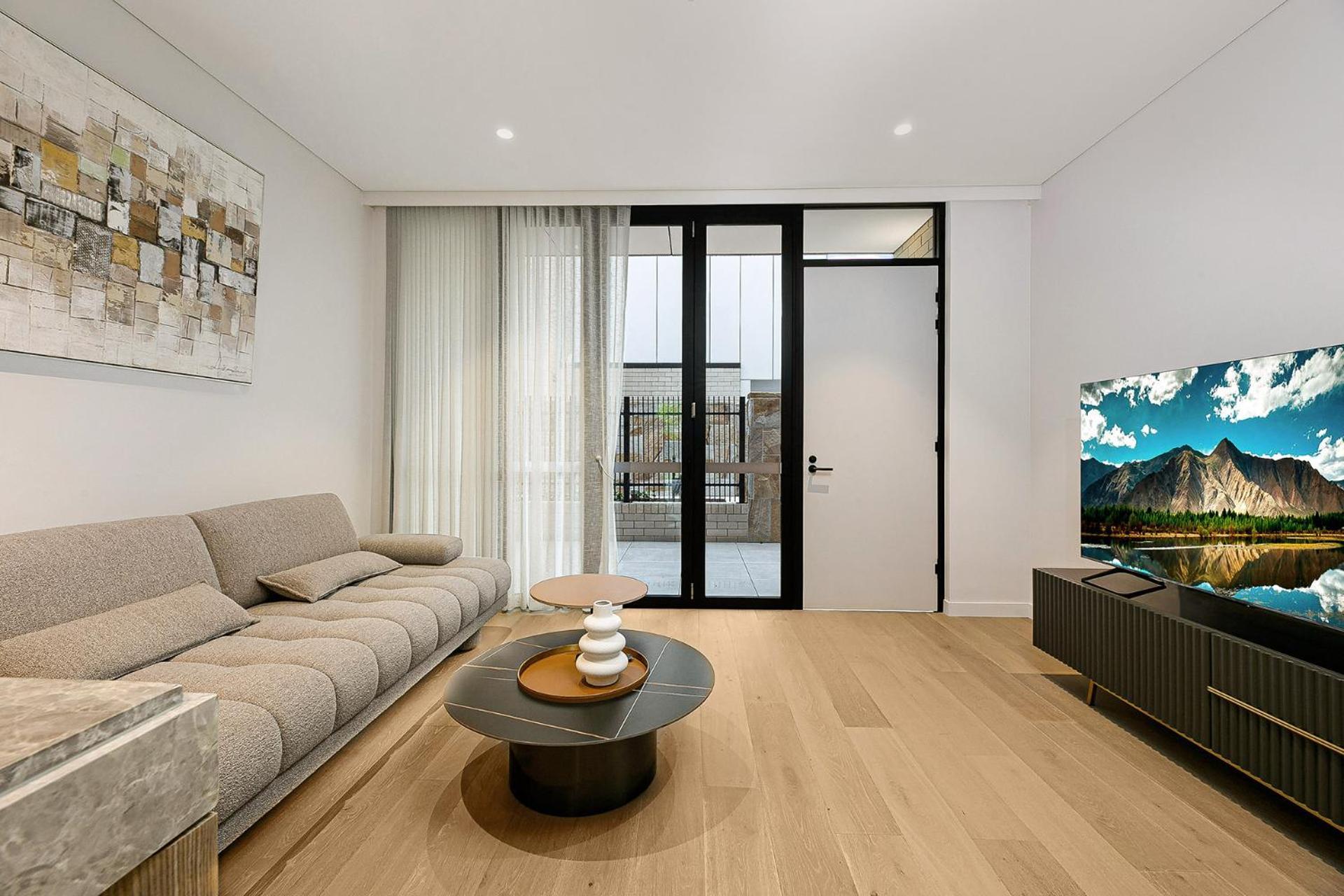 Archer Luxe Retreat, Prime Location & Easy Access W Parking *
