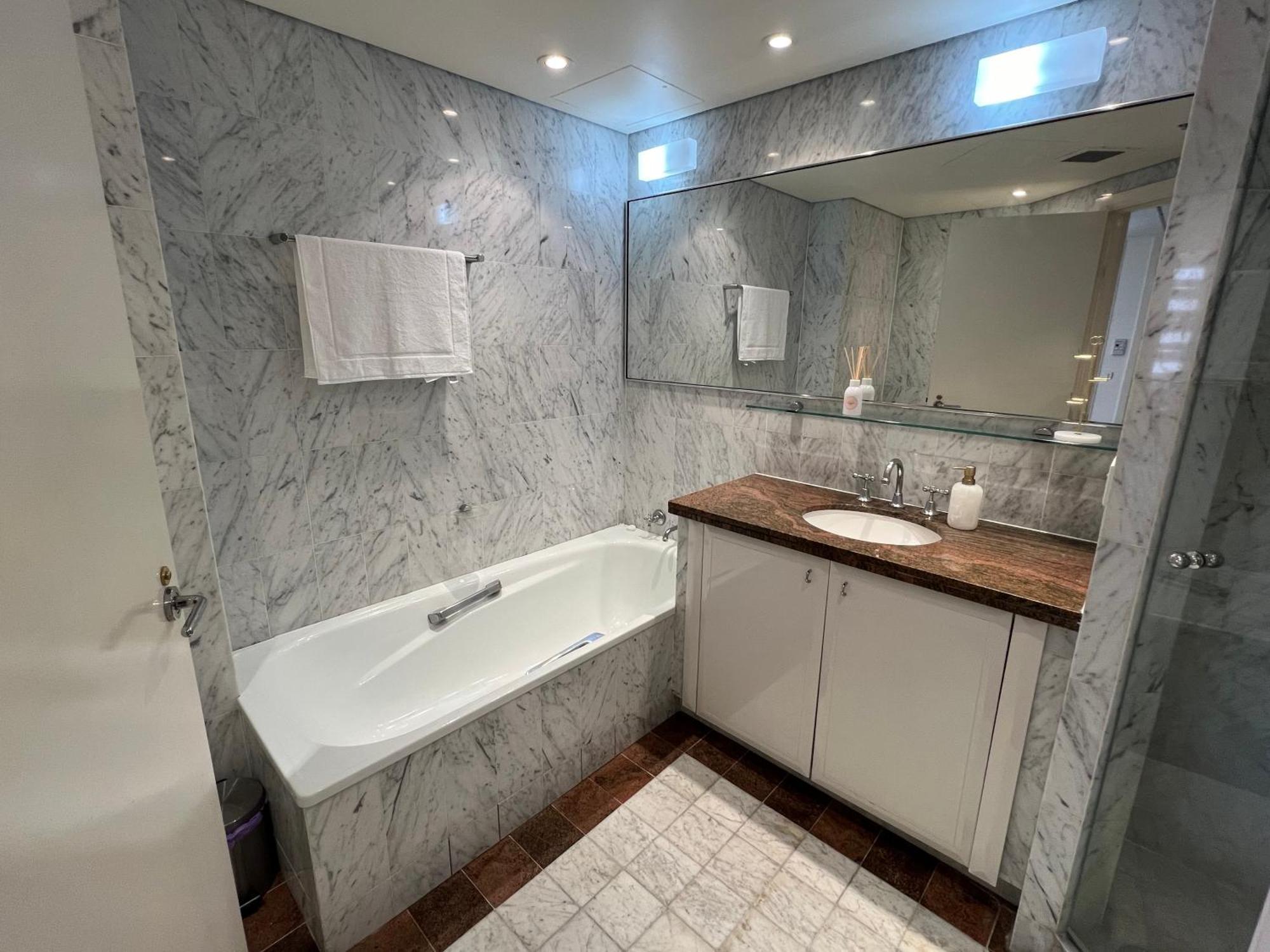 Fancy With Water View In The Rocks * Sidney