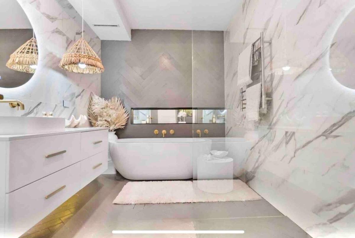 Luxury Urban Oasis 2 *