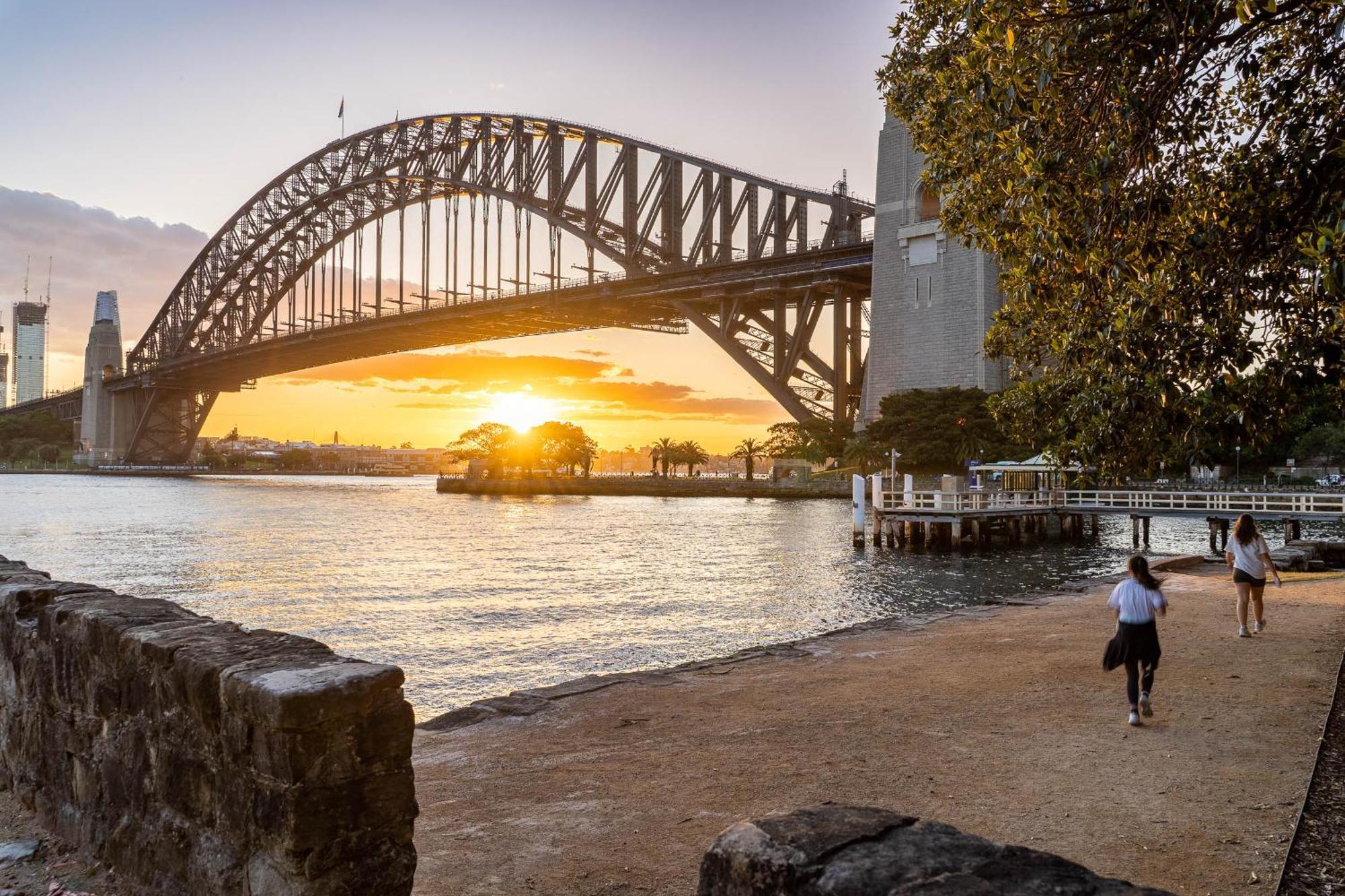 Reflections - World Class 360 Harbour Views! Sidney