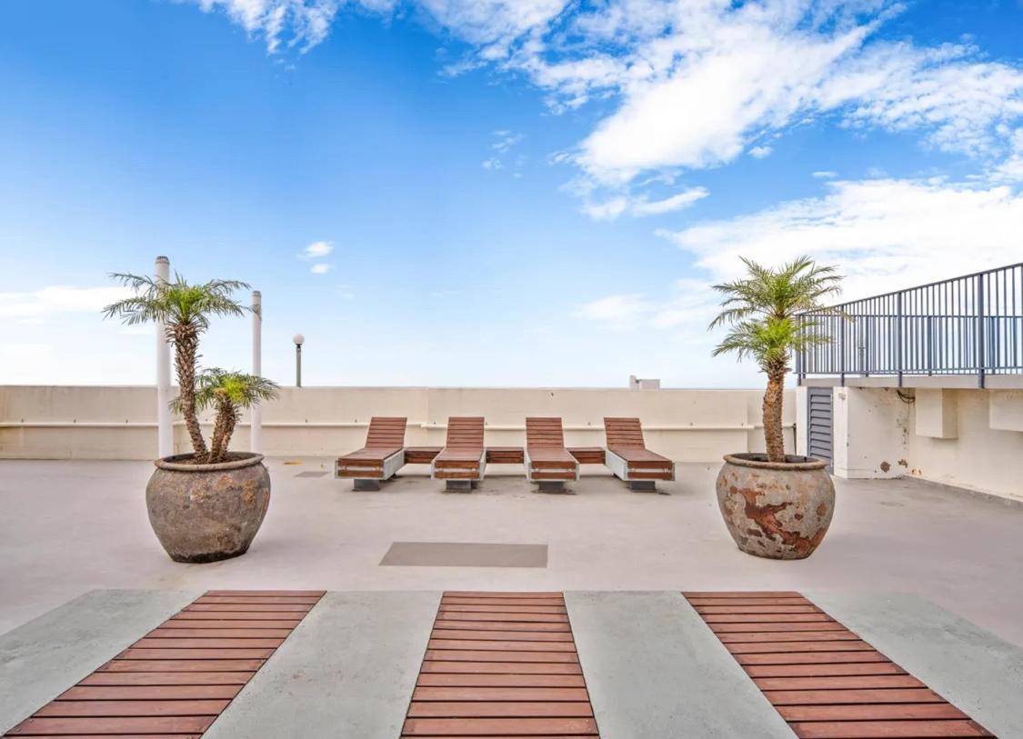 Sam's Bondi Floor - Lift, View, Pool, Secure Apartment Sydney