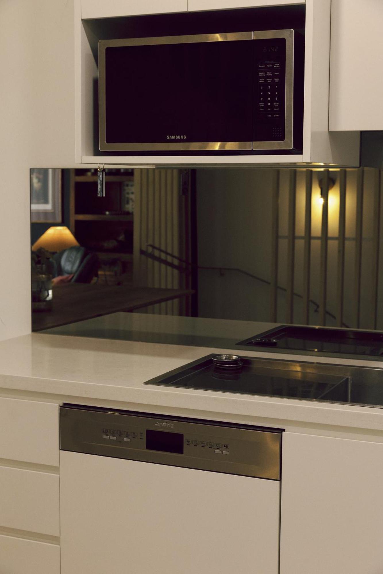 'the Lumos' Designer Close To Olympic Park * Sydney