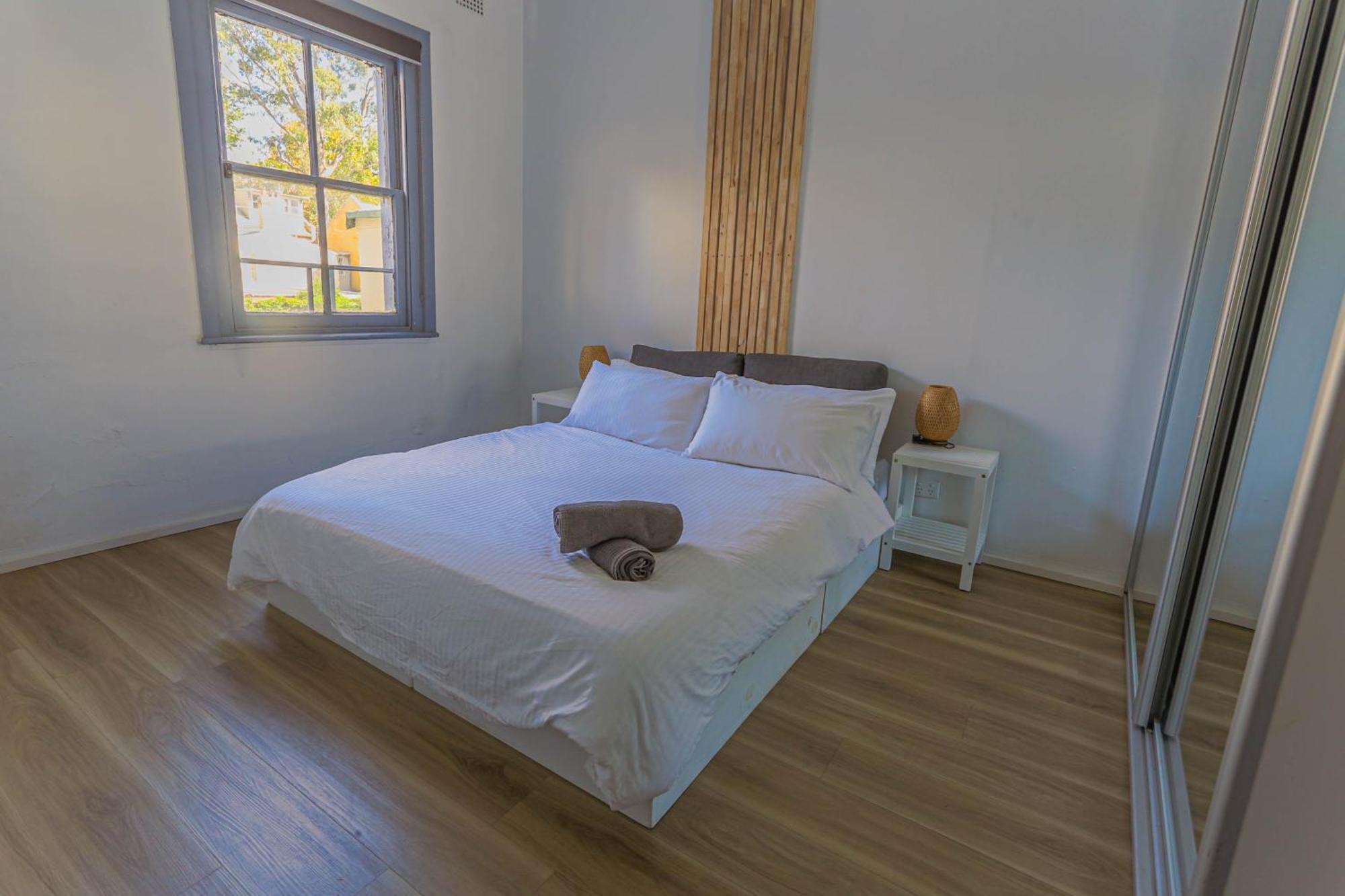 Close To 2 Bedroom House Surry Hills