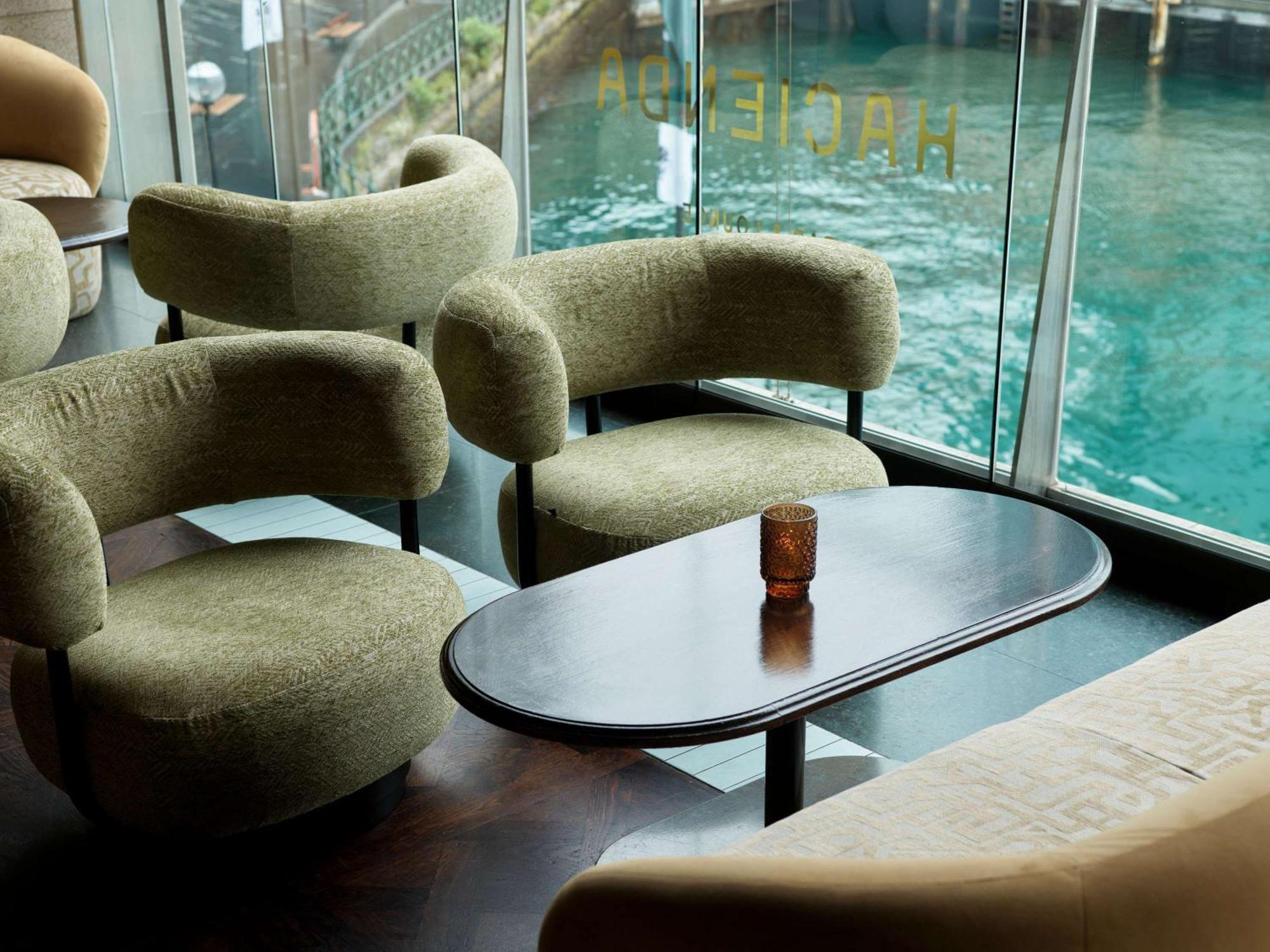Pullman Quay Grand Harbour Hotel