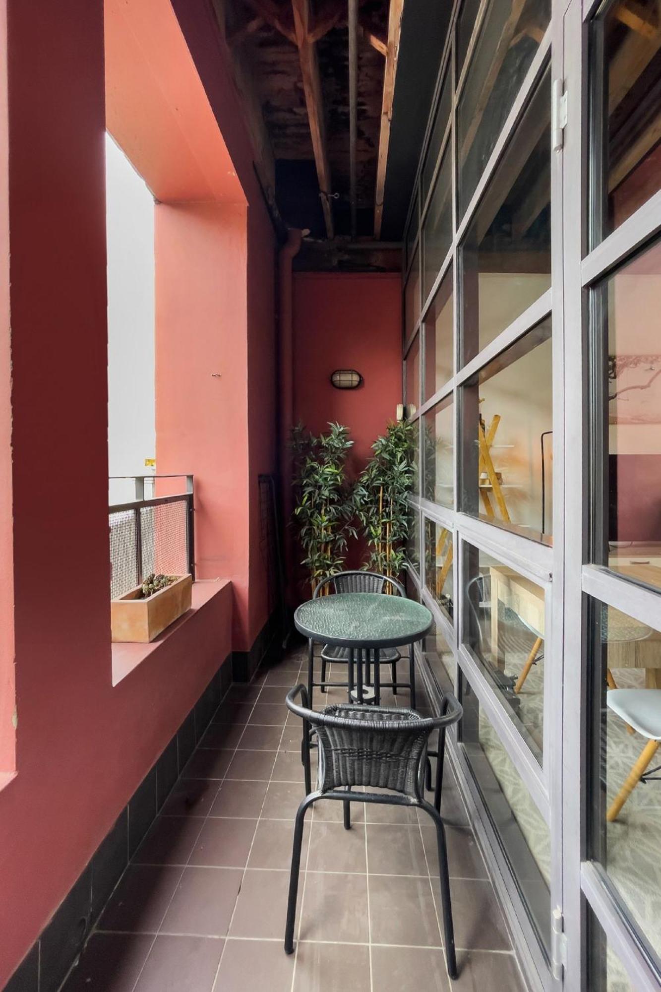 Industrial Style With Private Parking Apartment *