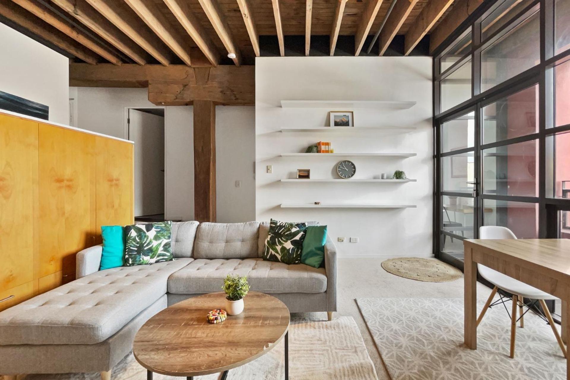 Industrial Style With Private Parking *