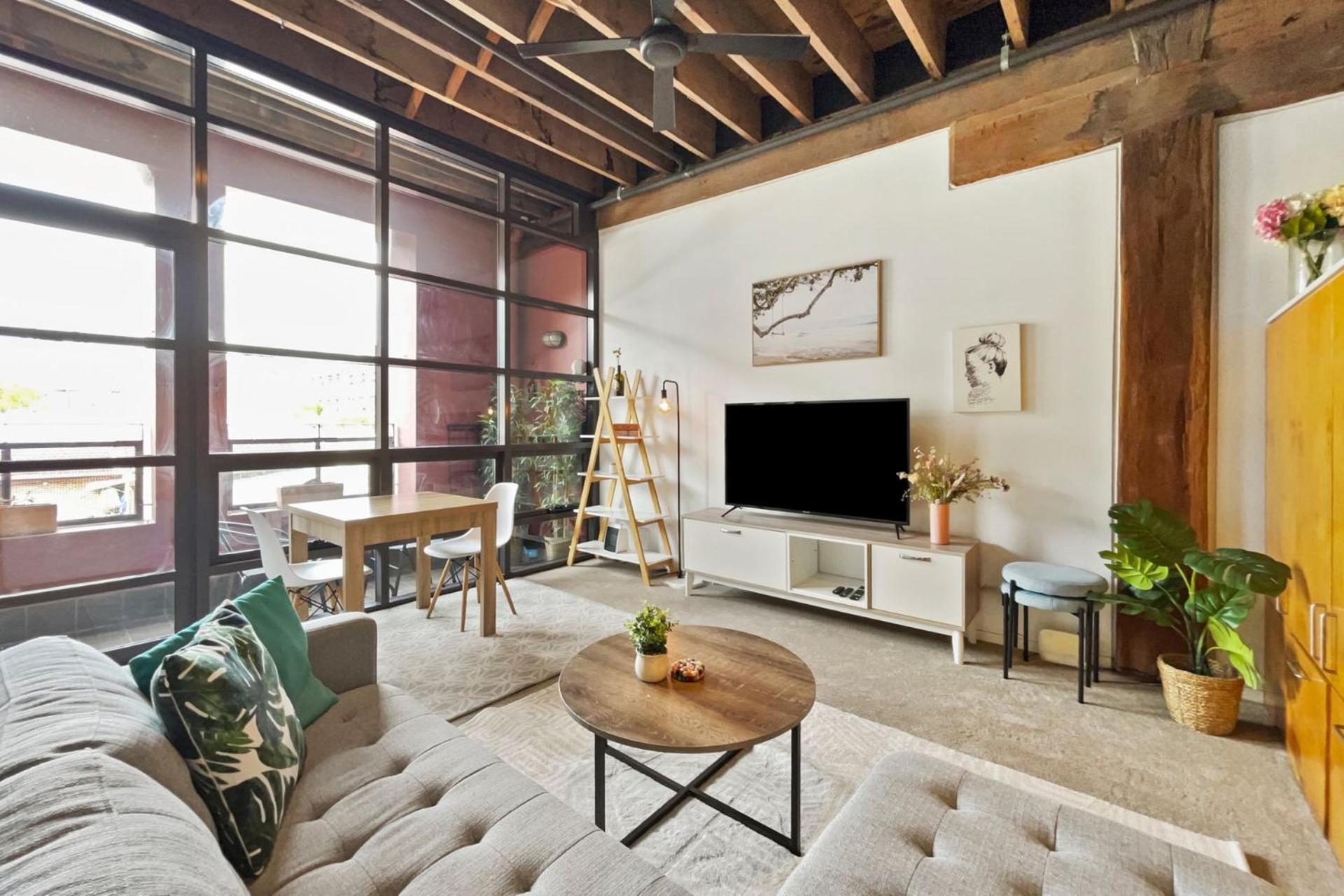 Industrial Style With Private Parking Apartment Sydney