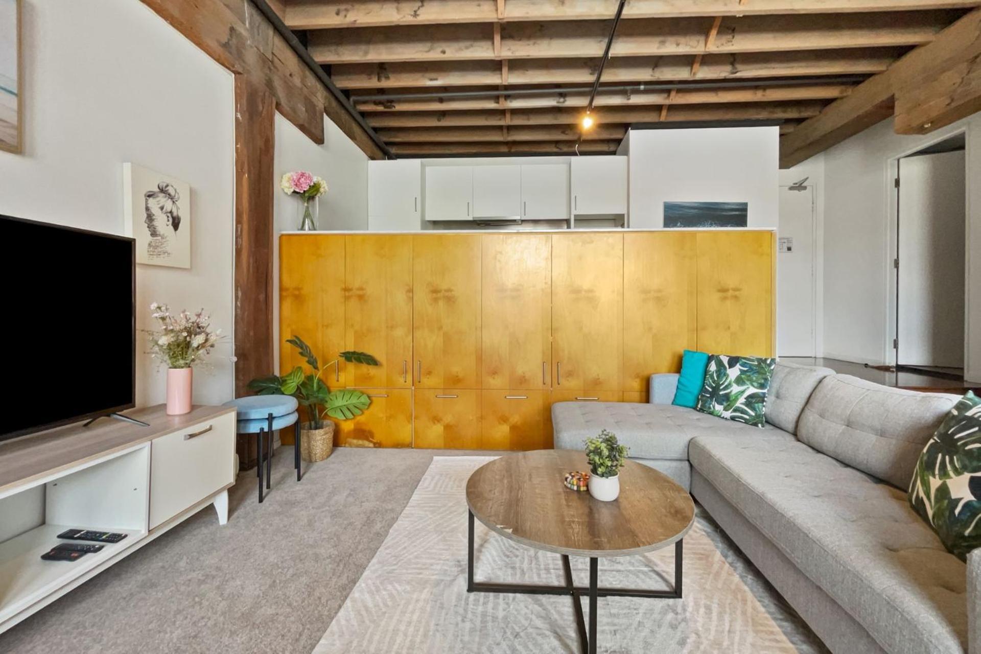 Industrial Style With Private Parking Apartment