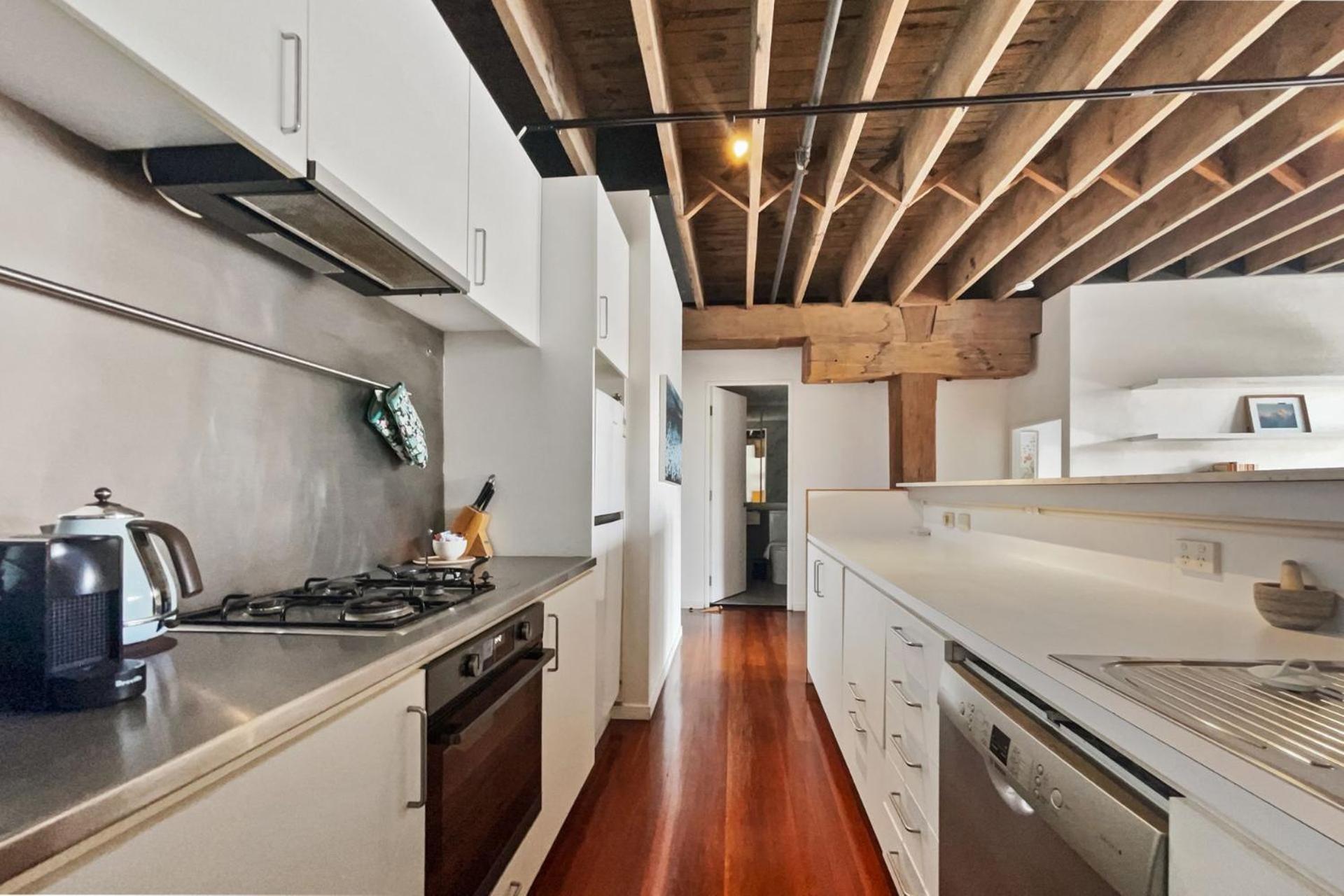Apartment Industrial Style With Private Parking