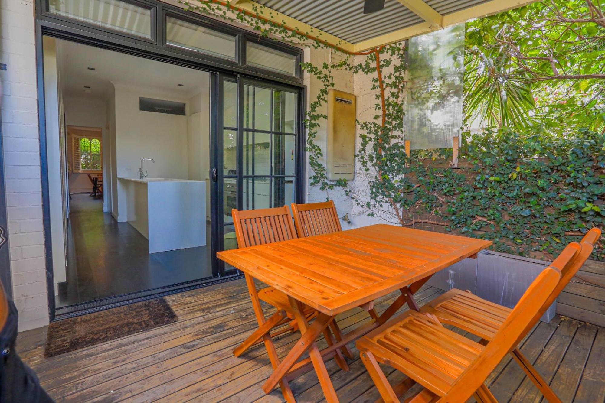 Spacious 3 Bedroom House Glebe With 2 E-bikes Included Holiday home Sydney