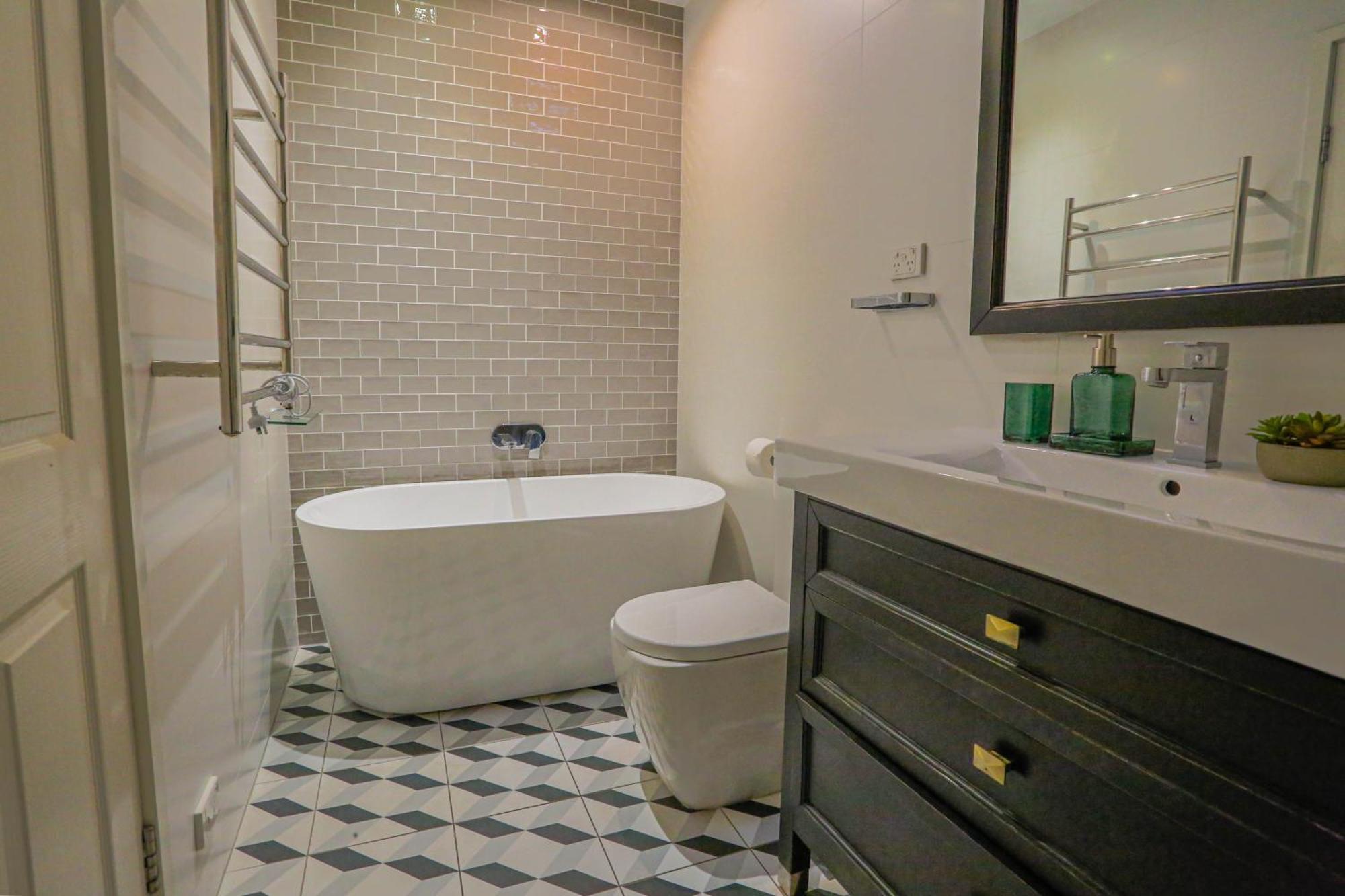 Spacious 3 Bedroom House Glebe With 2 E-bikes Included *