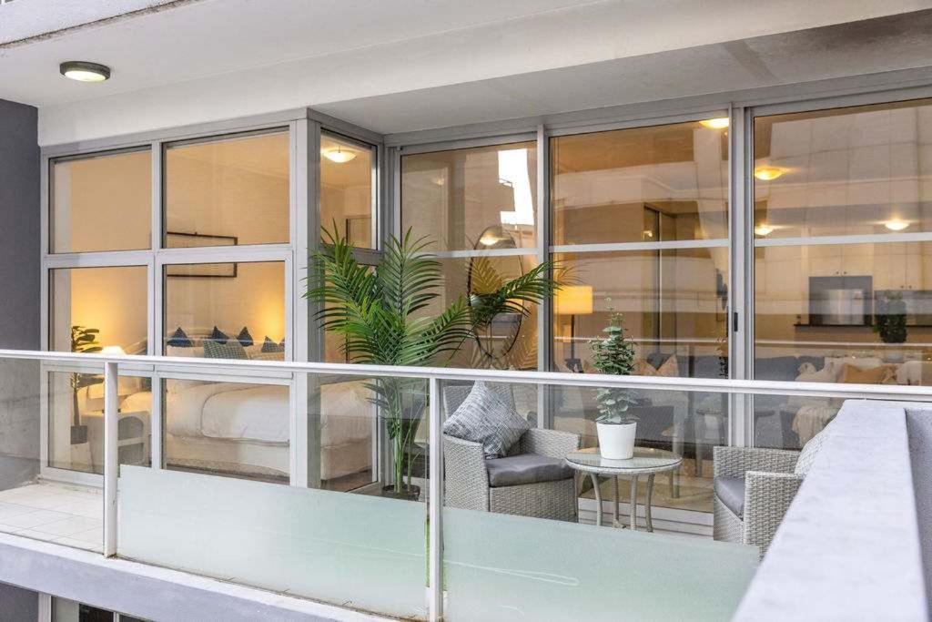 Darling Harbour 2br Retreat With Spacious Balcony *