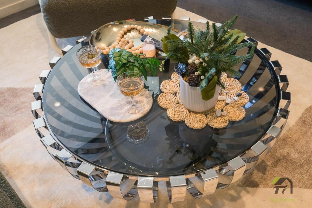 Luxury With 3 Rooms, 3 Bathrooms, And 2 Parking Spaces At Darling Harbour & Convention Center In Sidney