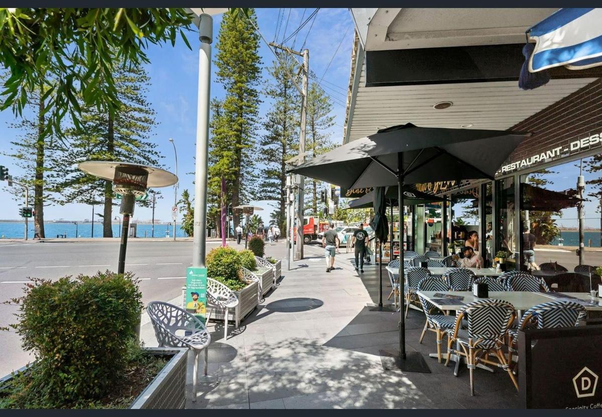 Small B Of South Bay And Airport Homestay