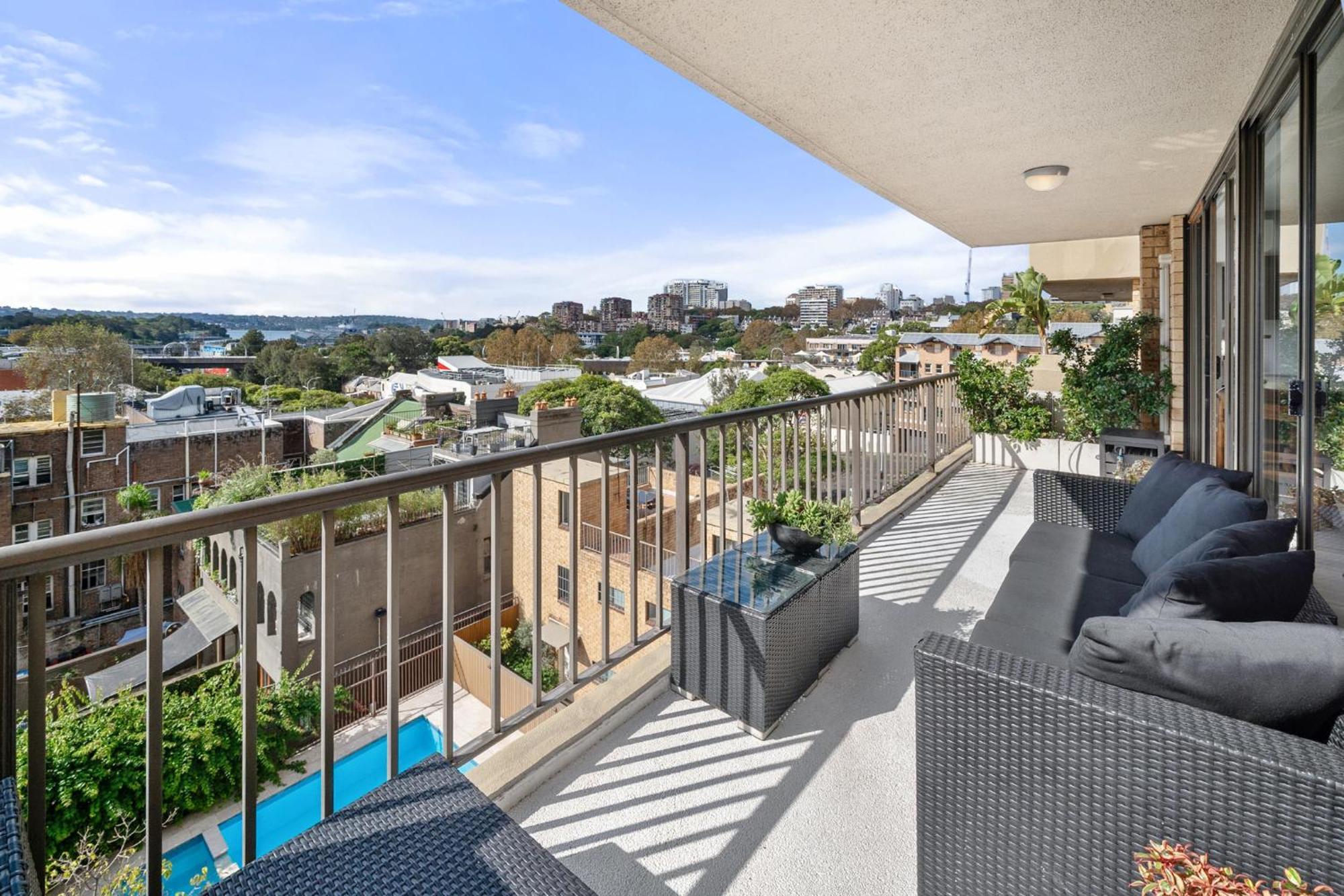 Inner Harbour Views With Parking * Sydney