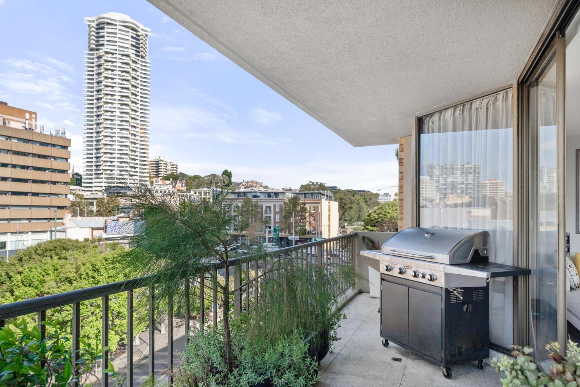 Inner Harbour Views With Parking Sydney