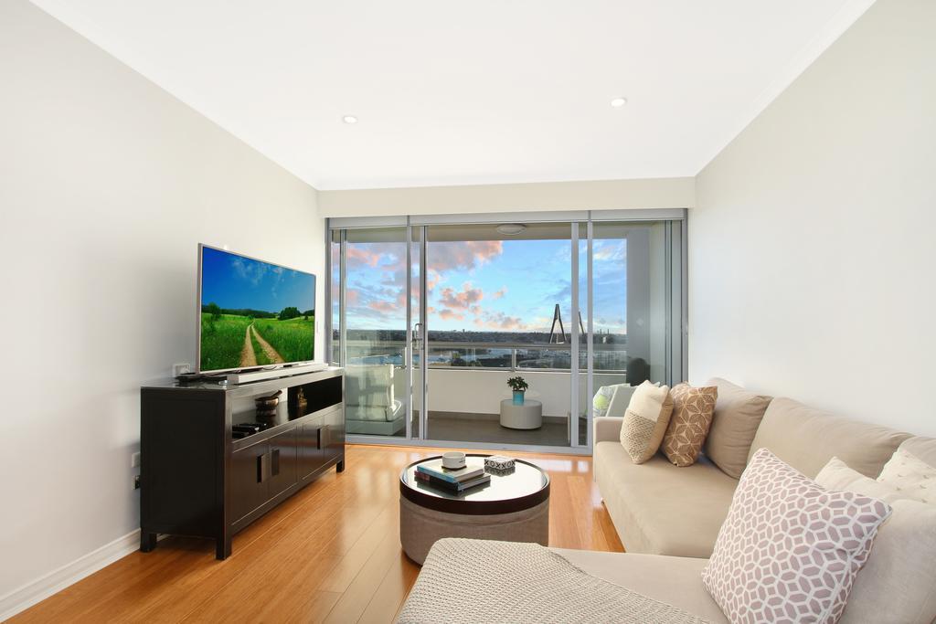 Darling Harbour Escape *