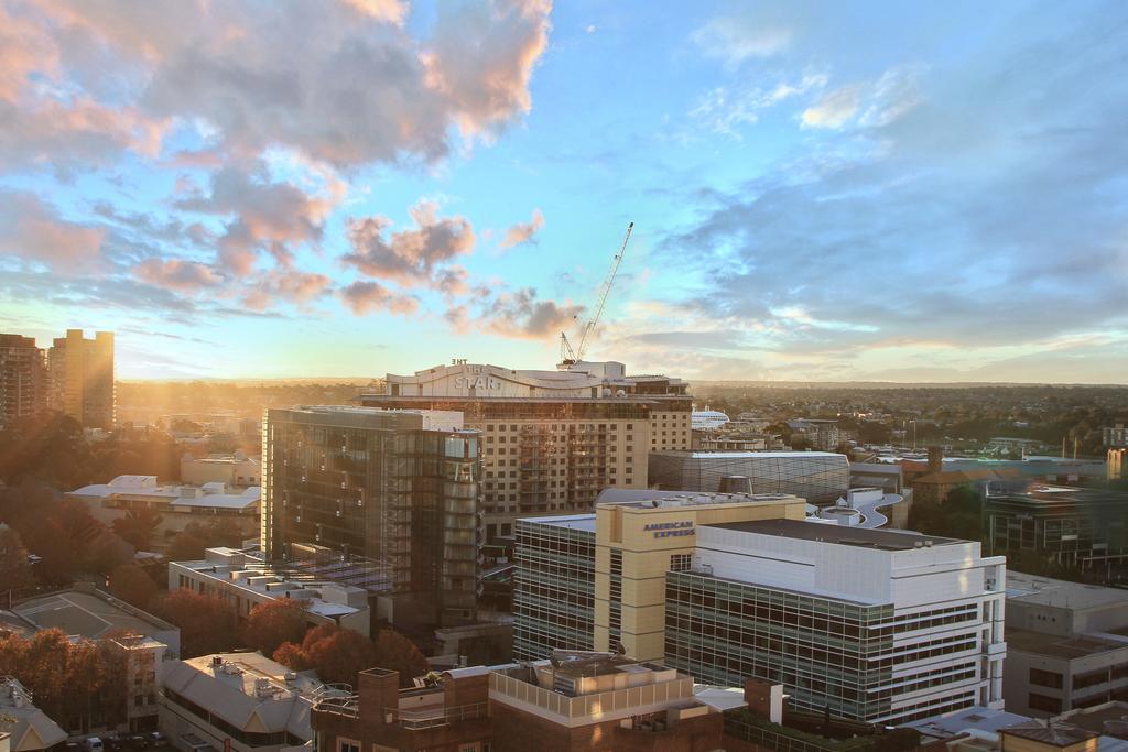 Darling Harbour Escape *