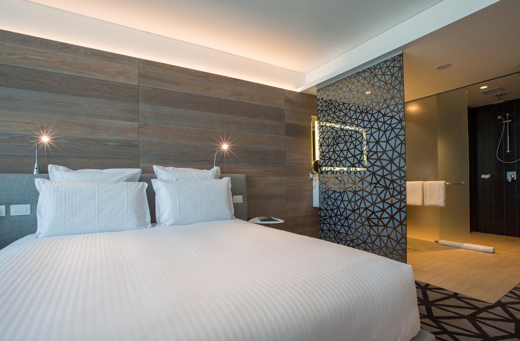 Hotel Pullman Airport 5*