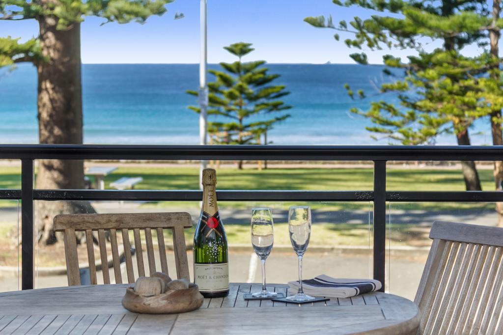 Beachfront On Golden Mile