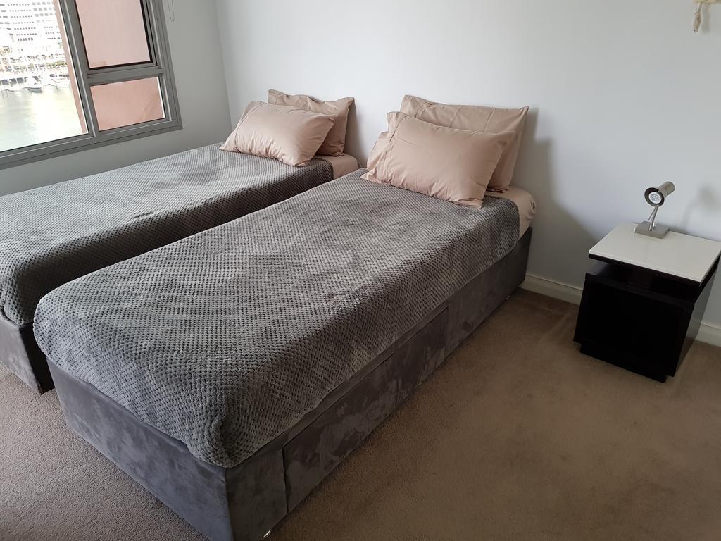 Darling Harbour Waterfront Apartment