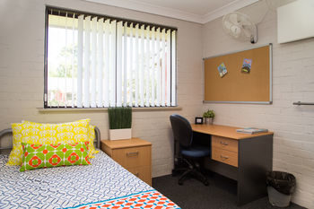 Western Village - Hawkesbury Hostel
