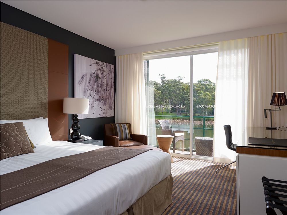 Hotel Lakeside And Conference Centre