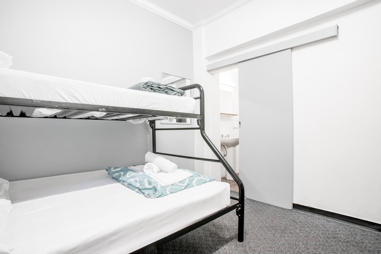 Hotel Morris Sydney, Handwritten Collection