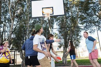 Hostel Western Village - Hawkesbury *