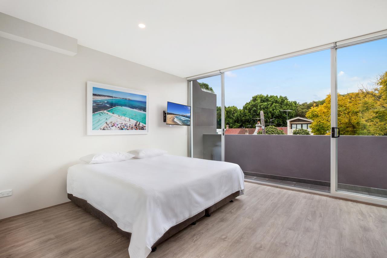 Bondi King + Balcony