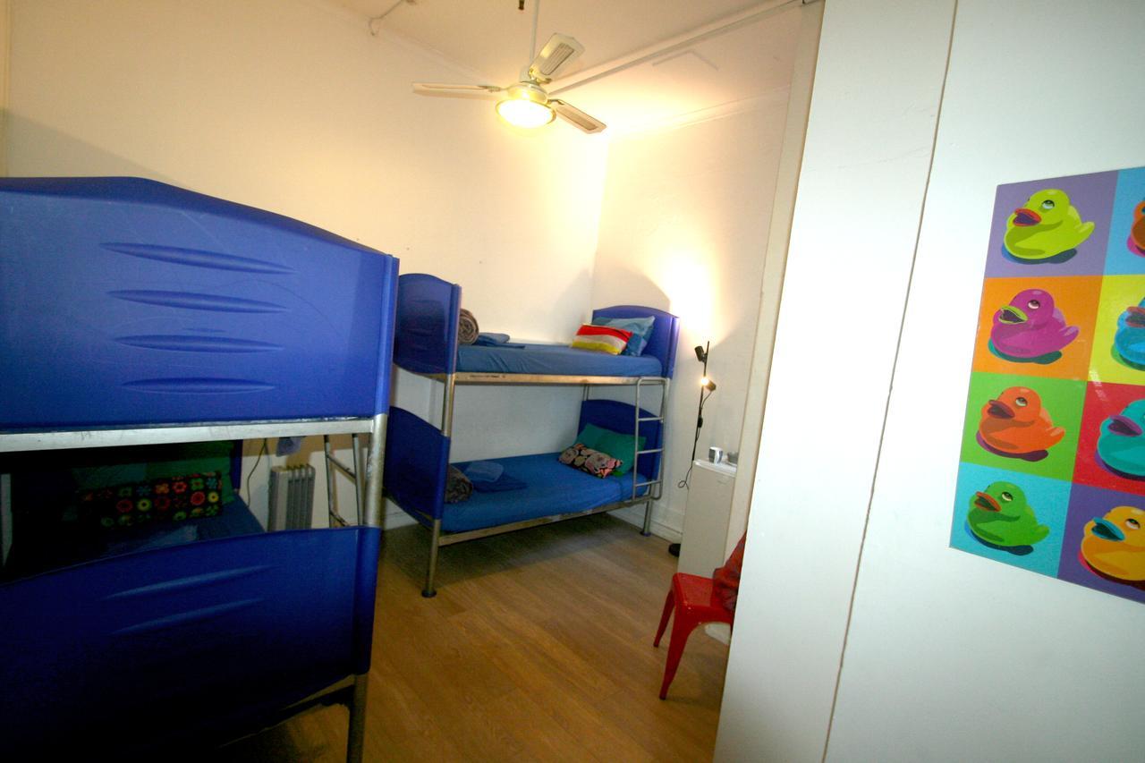 Zing Backpackers Albergue *