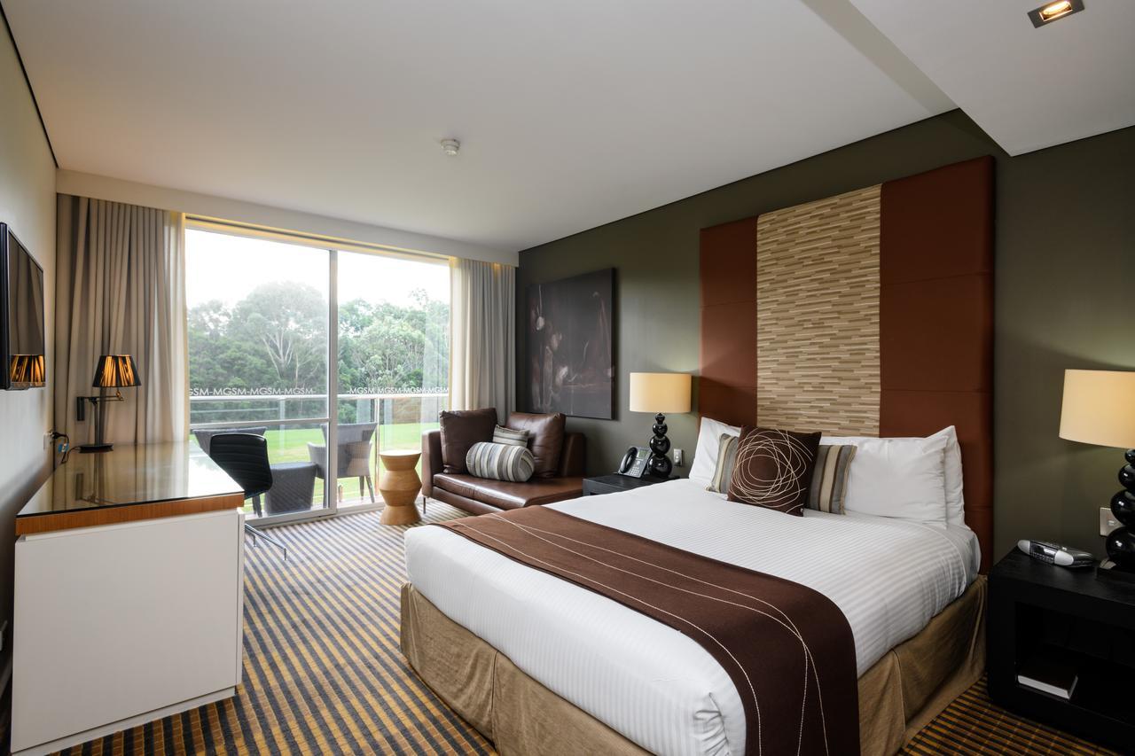 Lakeside And Conference Centre 4*