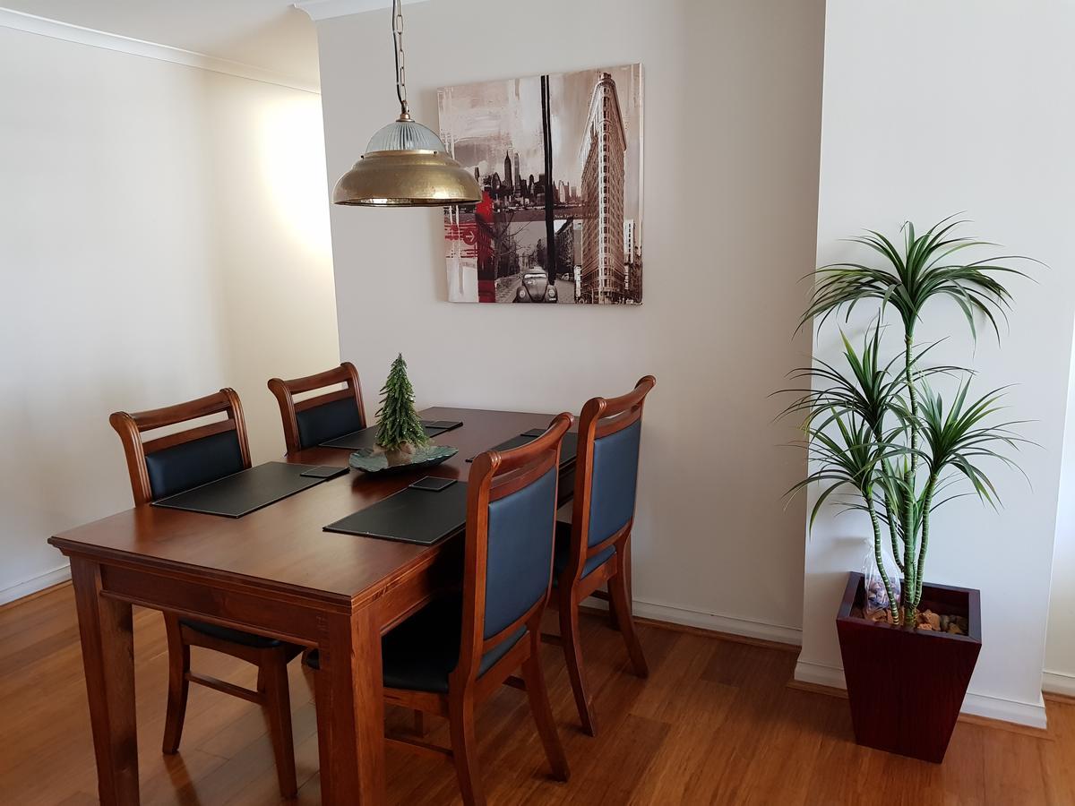 Darling Harbour 2 Bedroom Apartment Sydney