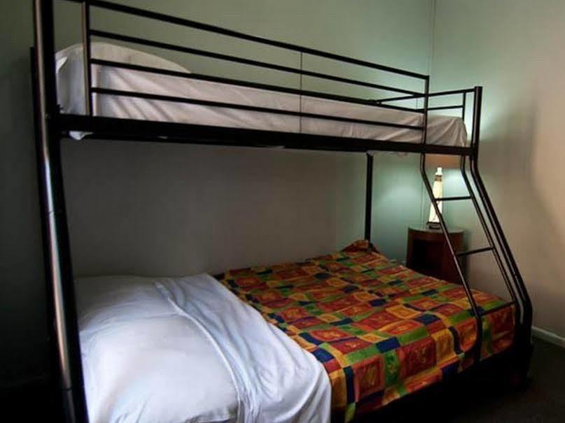 Backpackers Hostel *