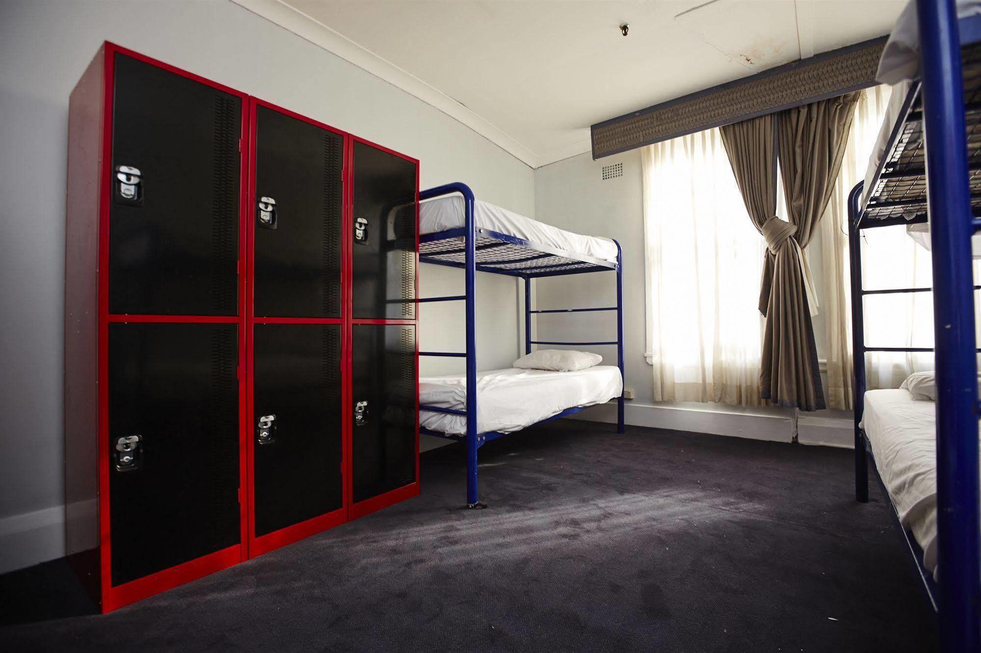 Backpackers * Sydney