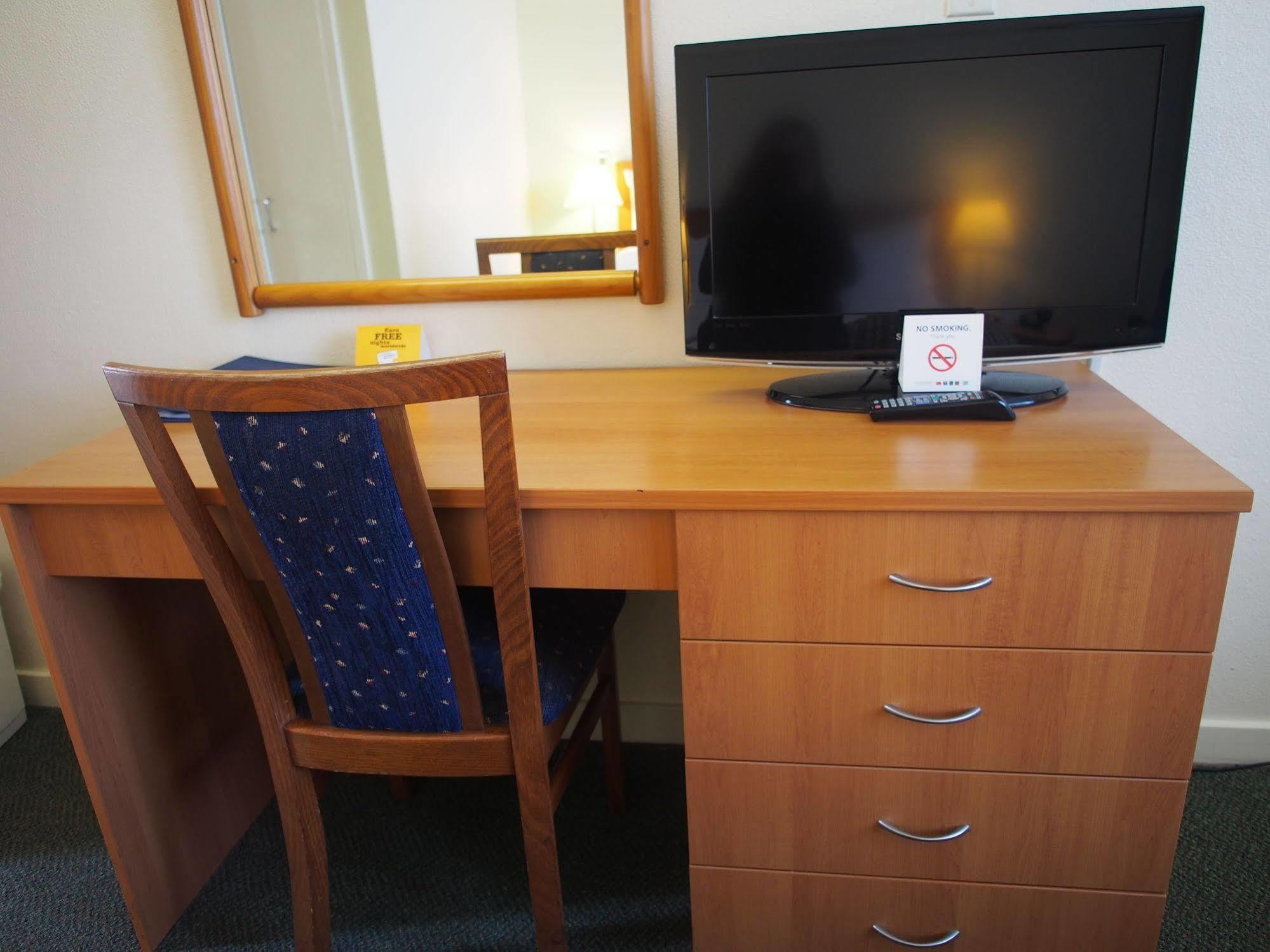 Comfort North Shore Hotel 4*
