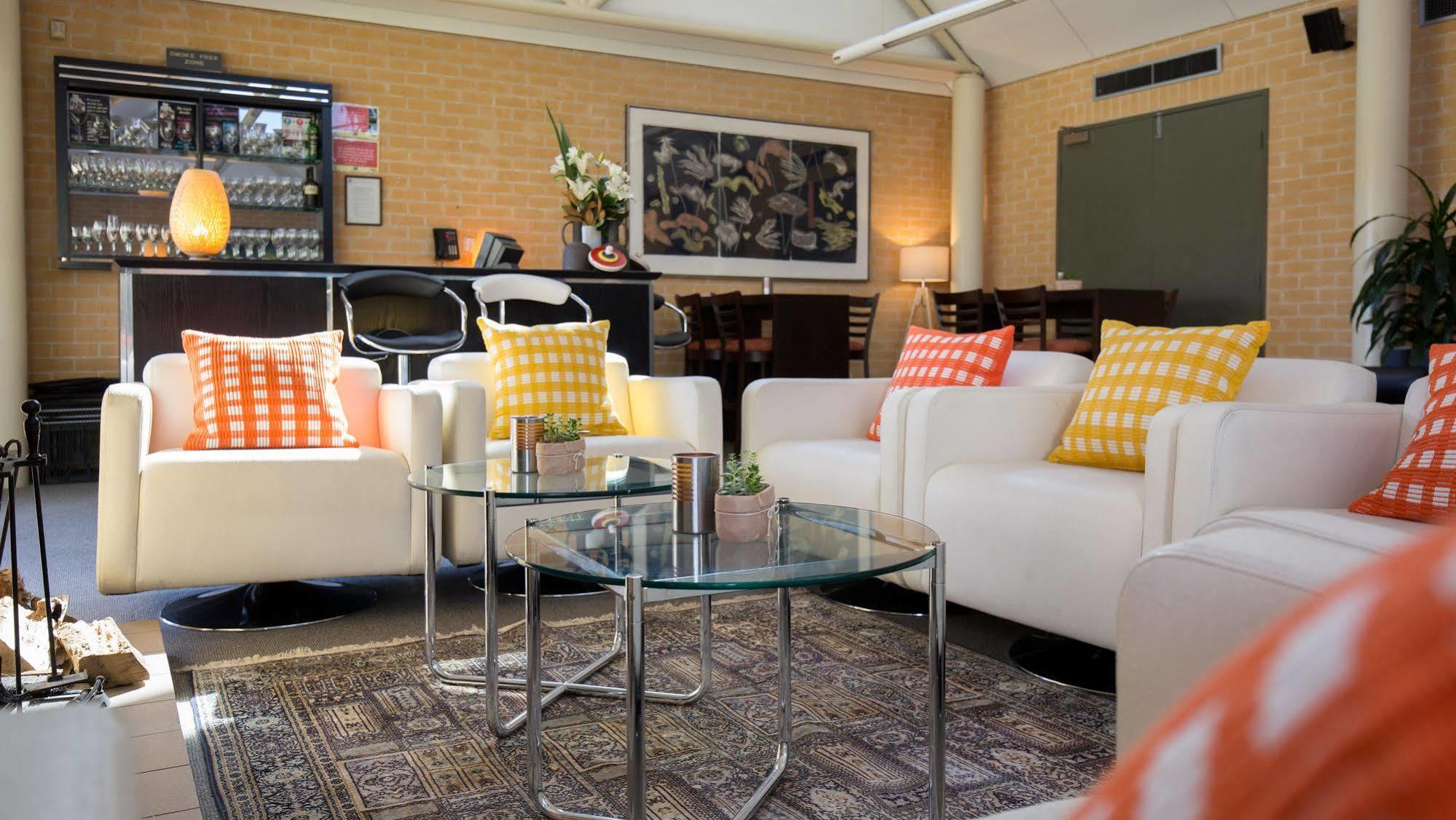 Lakeside And Conference Centre Hotel 4*