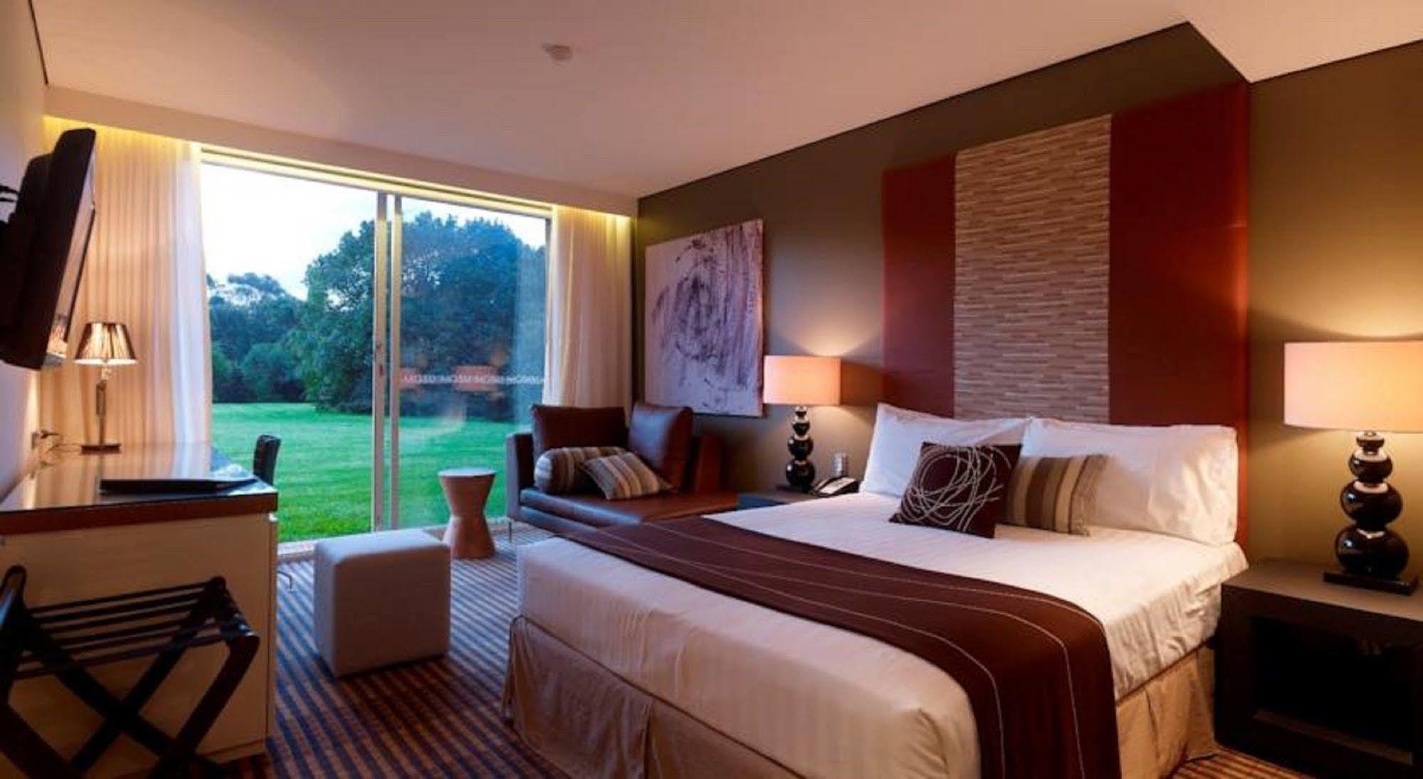 Lakeside And Conference Centre Hotel