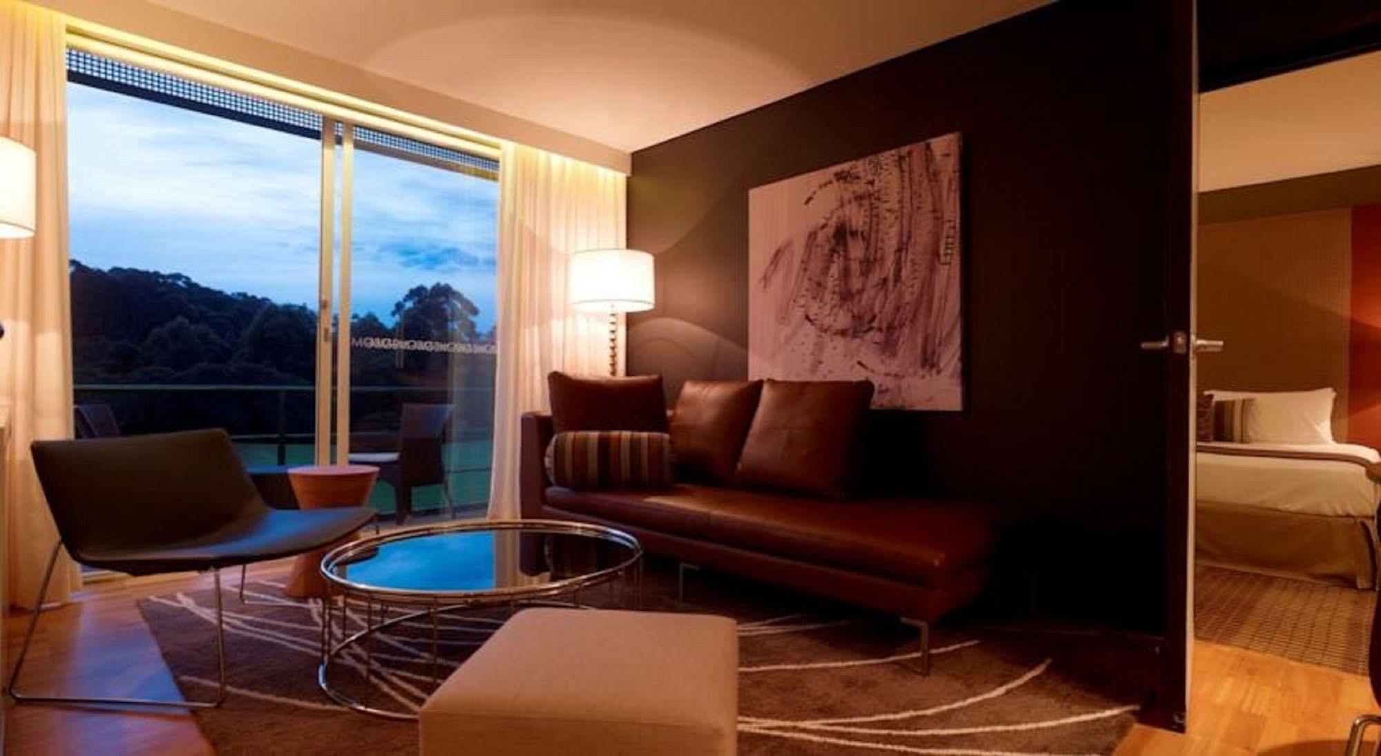 Lakeside And Conference Centre 4*