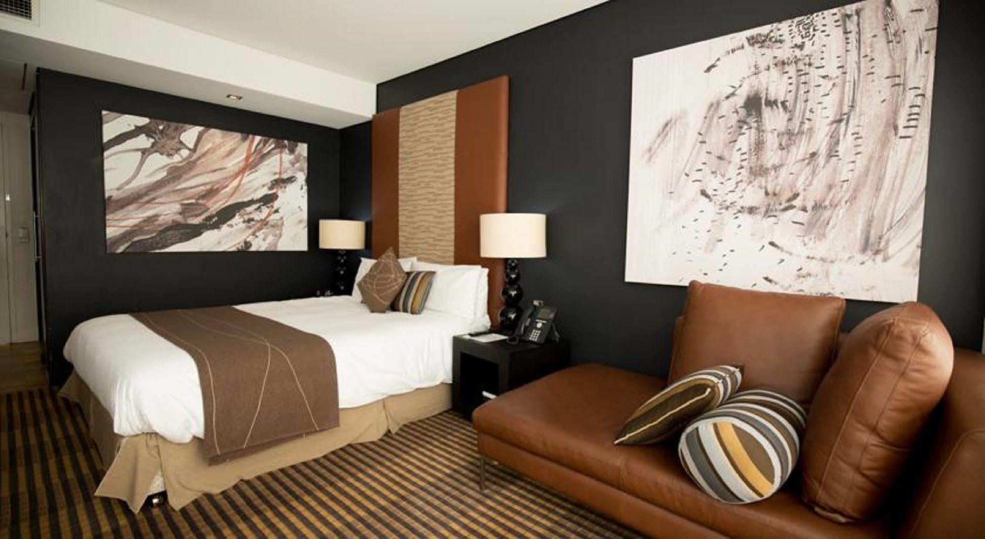 Lakeside And Conference Centre 4*