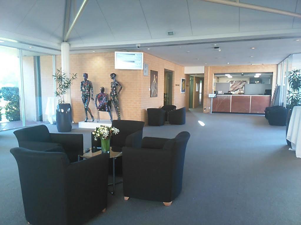 Lakeside And Conference Centre