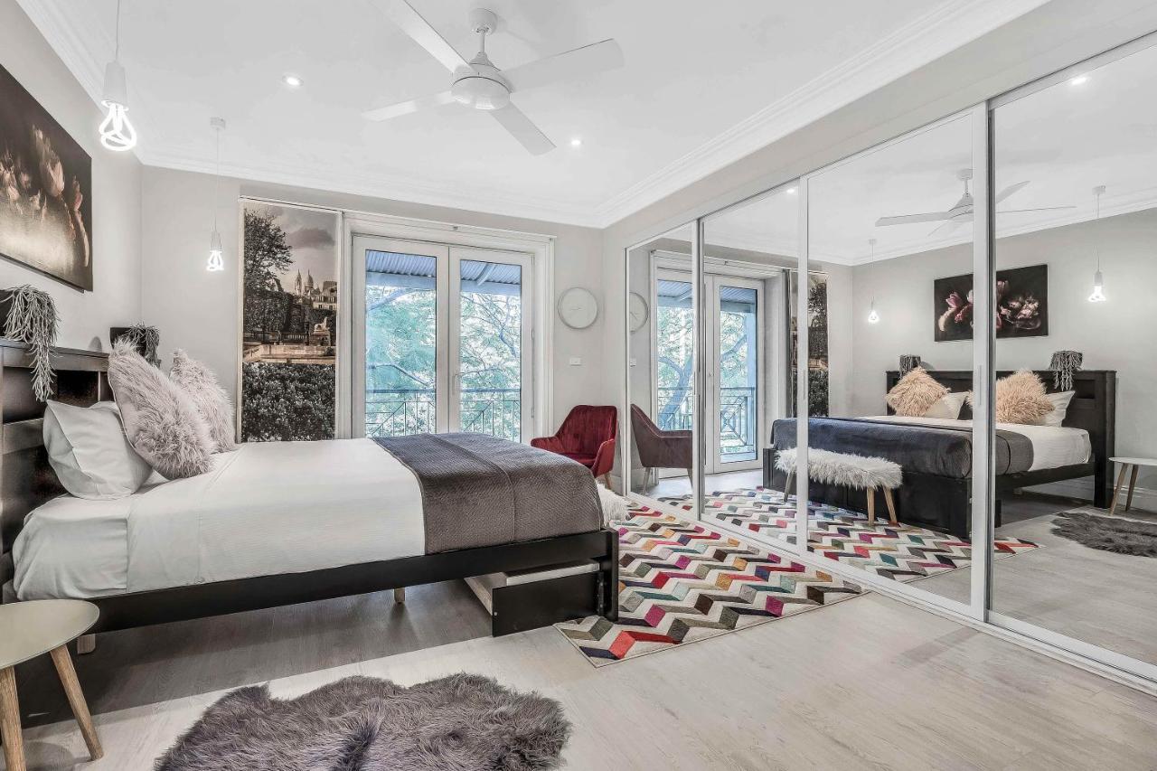 142 Wyndham Guest house
