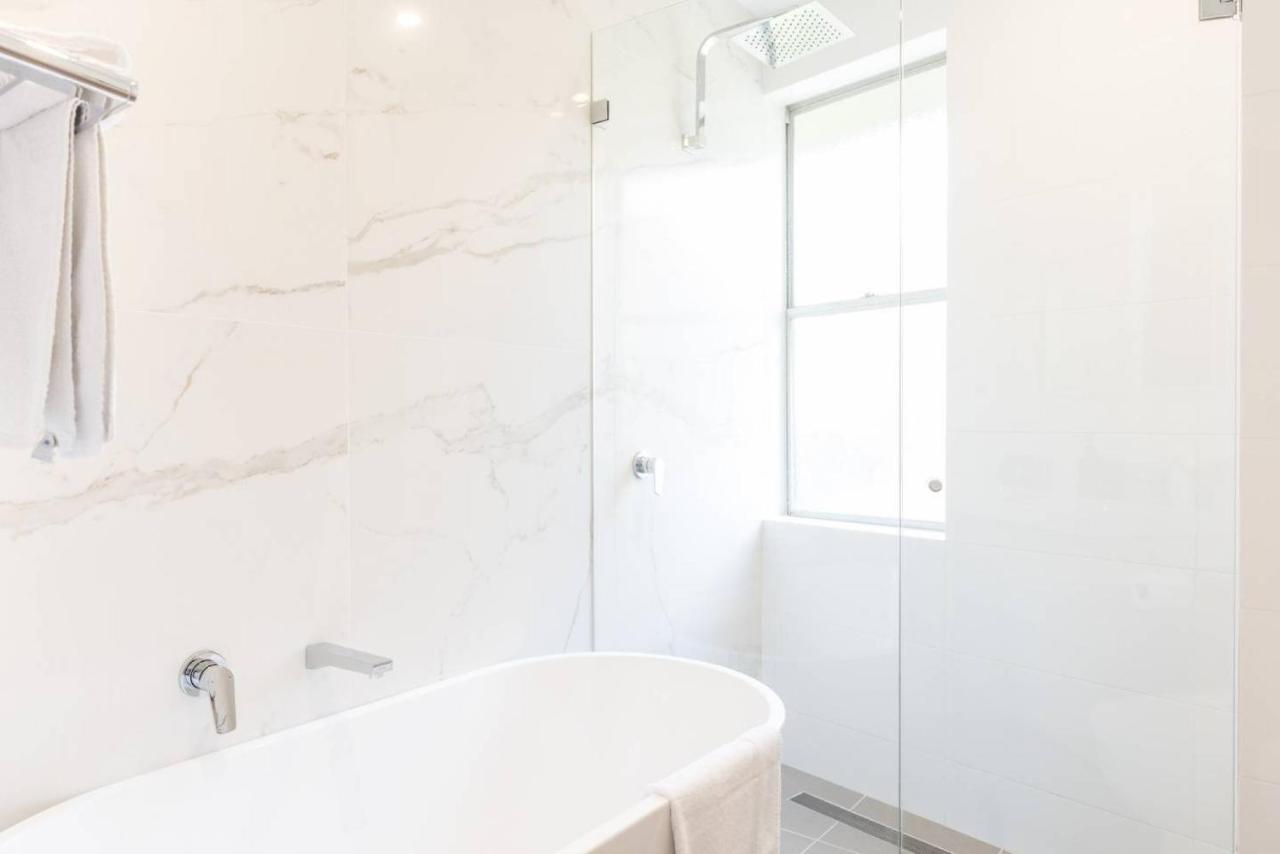 Balmoral Beach Front - 2 Beds W Parking * Sidney