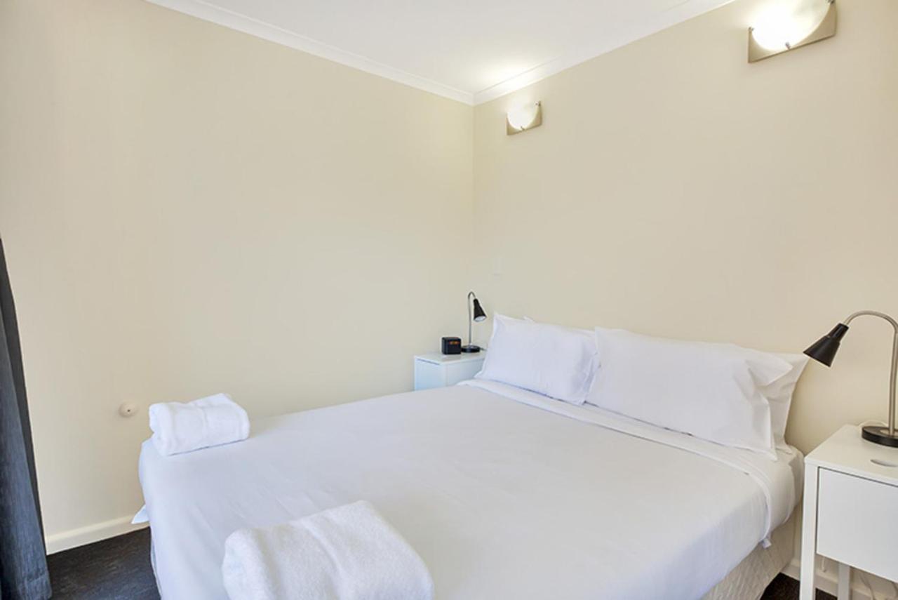 Apartment At College St