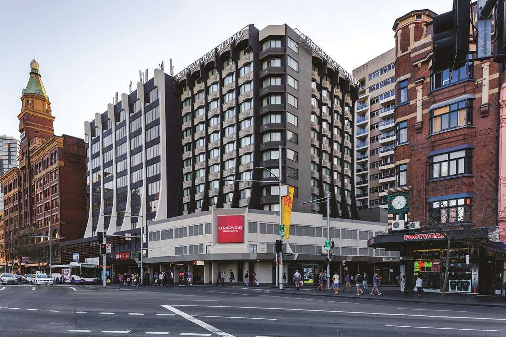 Central Studio Hotel 4*