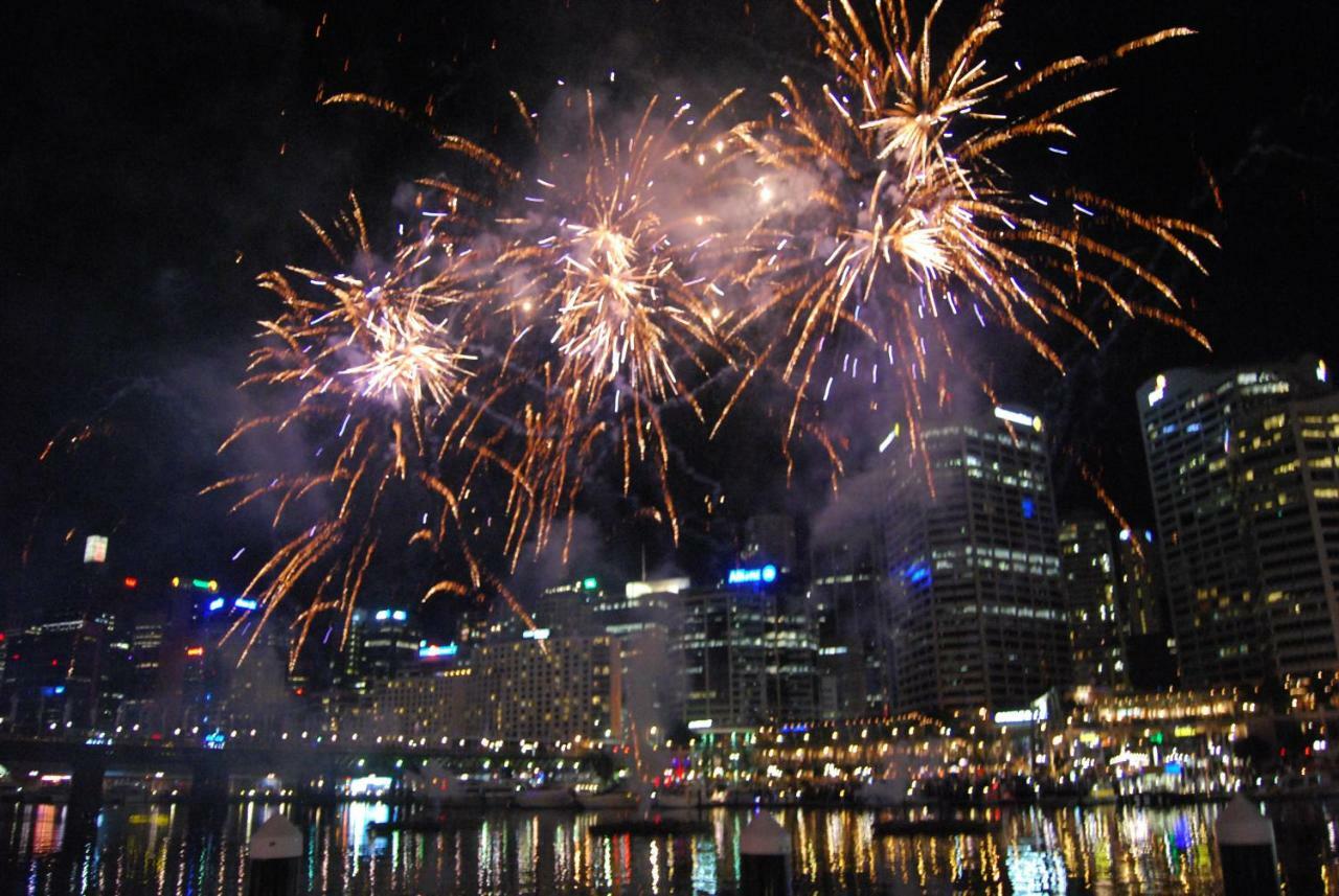 Darling Harbour Waterfront Apartment Sydney